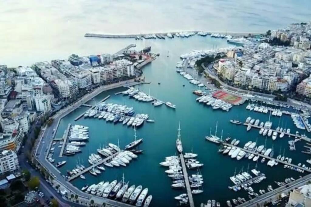 Beautiful And Comfortable Apartment At Marina Zeas ピレウス エクステリア 写真